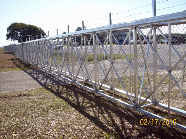85" gate
